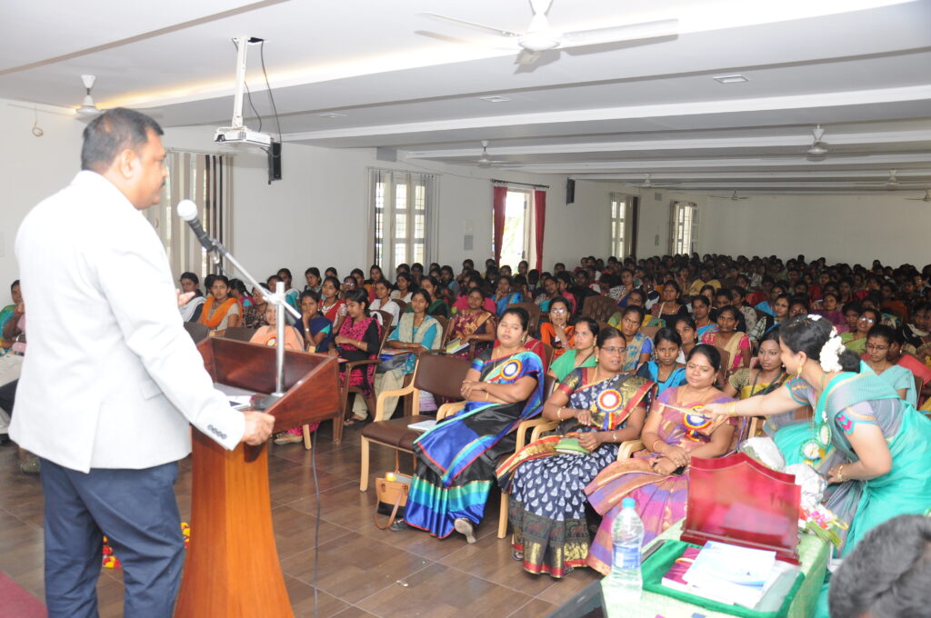 Prof. S. Joseph Nehru delivering an invited lecture to university students and faculty members